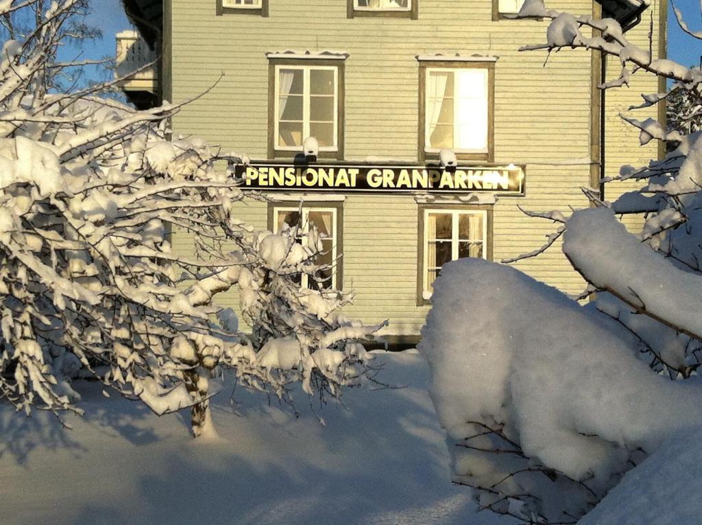 Hotel Pensionat Granparken Norrtälje Kültér fotó