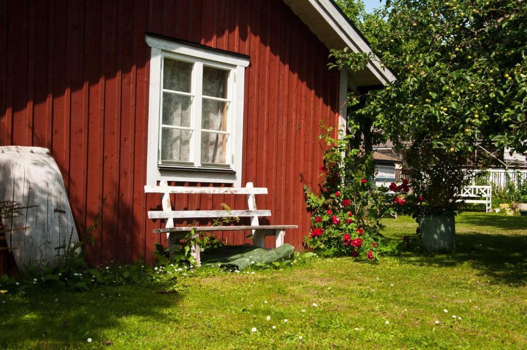 Hotel Pensionat Granparken Norrtälje Kültér fotó