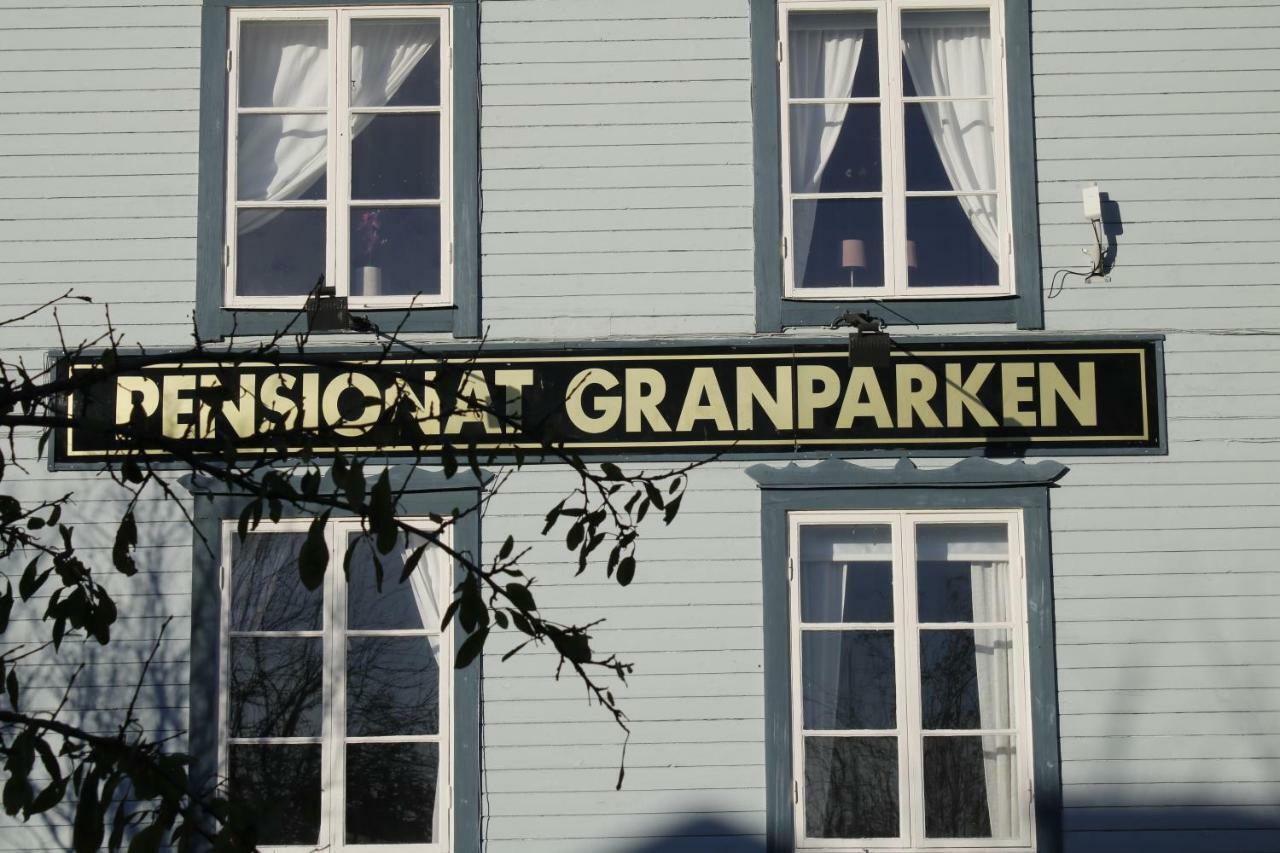 Hotel Pensionat Granparken Norrtälje Kültér fotó